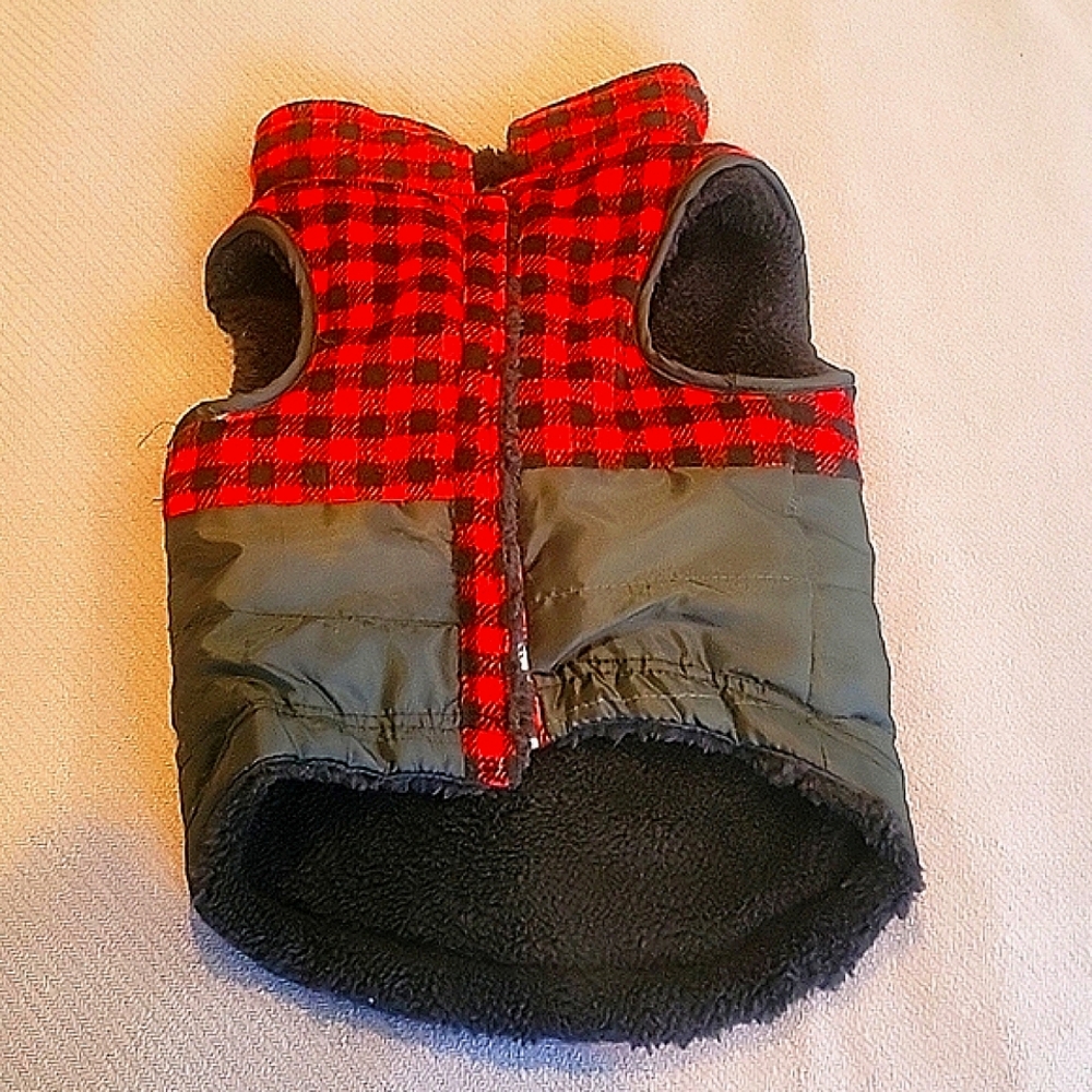 Dog fleece lined jacket. Size Medium black and red check.